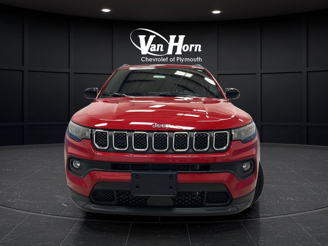 Used 2024 Jeep Compass Latitude AWD/4WD image 8