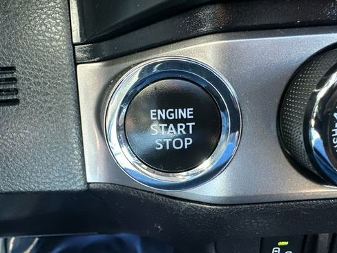 Used 2019 Toyota Tacoma Limited AWD/4WD image 35