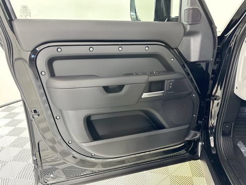 Used 2025 Land Rover Defender 110 S AWD/4WD image 14