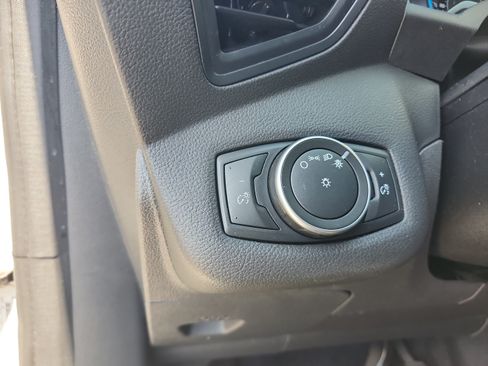 Used 2018 Ford C-MAX SE FWD image 13