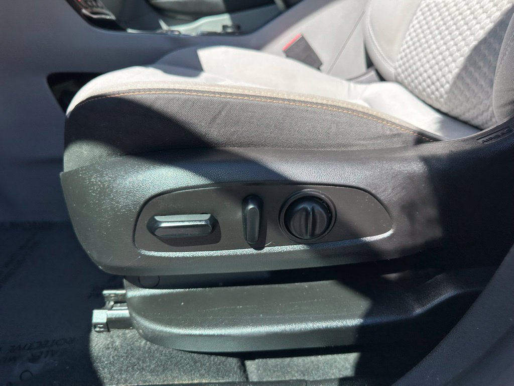 Used 2019 GMC Terrain SLE w/ Driver Convenience Package FWD image 15