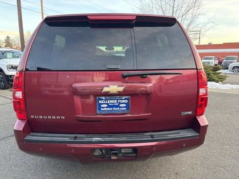 Used 2008 Chevrolet Suburban LT w/ LT Preferred Equipment Group image 4