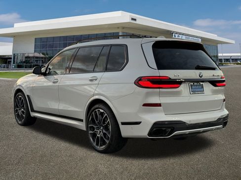 New 2026 BMW X7 M60i image 8