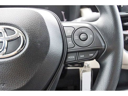 Used 2026 Toyota Corolla LE image 19