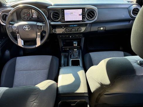 Used 2022 Toyota Tacoma TRD Sport w/ Technology Package image 23