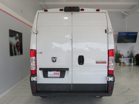 Used 2016 RAM ProMaster 2500 w/ Premium Appearance Group image 7