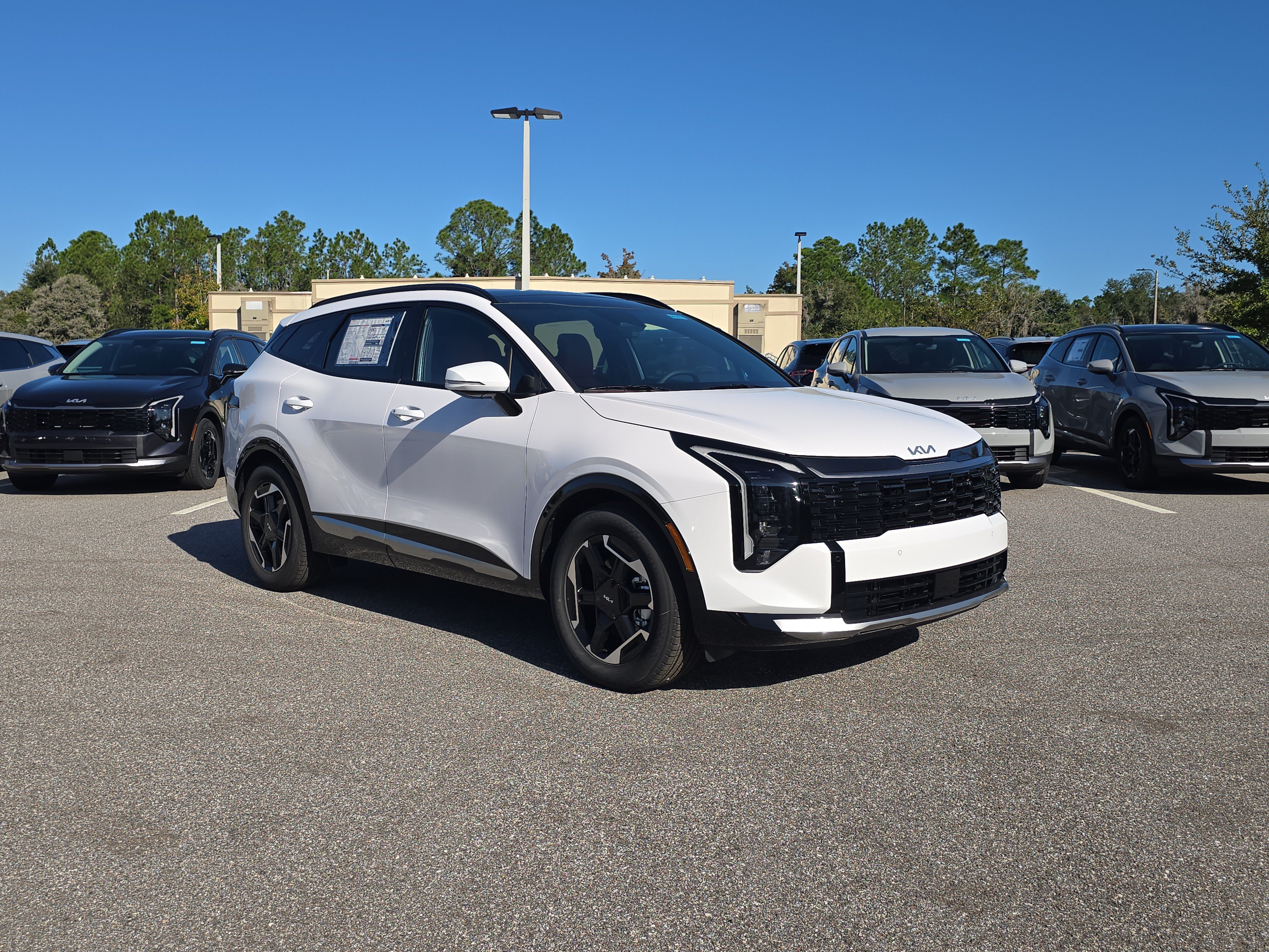 New 2027 Kia Sportage SX FWD image 2