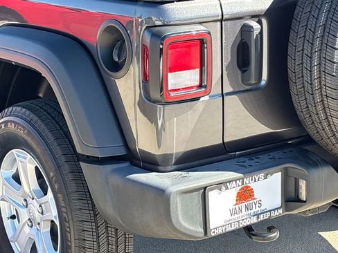 Used 2022 Jeep Wrangler Unlimited Sport image 6