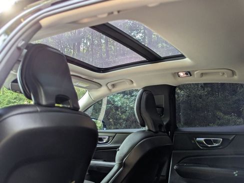Used 2019 Volvo S60 T5 Inscription FWD image 19