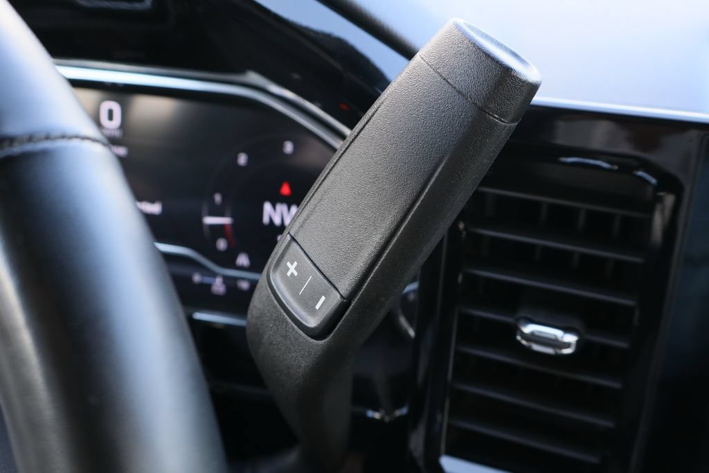 Certified 2025 GMC Sierra 1500 SLT RWD image 18