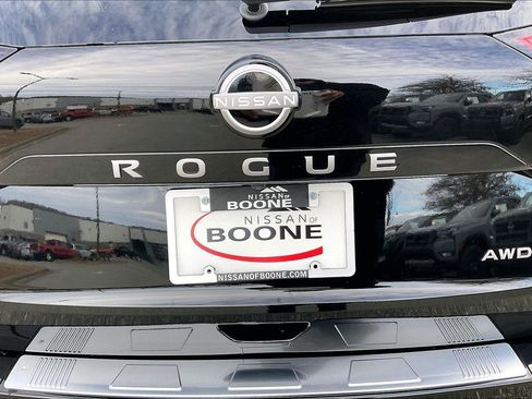New 2026 Nissan Rogue SV w/ SV Premium Package AWD/4WD image 13