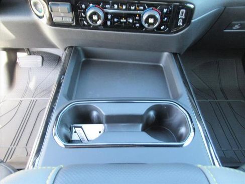 New 2026 Chevrolet Silverado 2500 ZR2 image 25