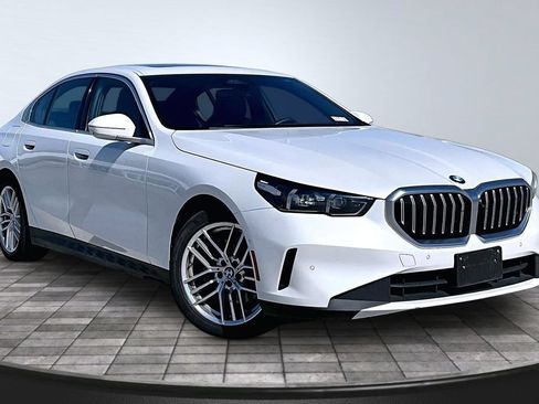 Used 2024 BMW 530i RWD image 37