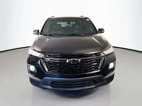 Used 2022 Chevrolet Traverse RS FWD image 2