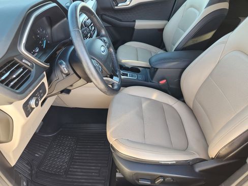 Used 2020 Ford Escape SEL image 16