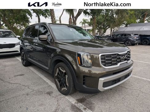 Used 2023 Kia Telluride S AWD/4WD image 1