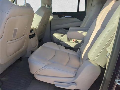 Used 2020 Cadillac Escalade ESV Premium Luxury AWD/4WD image 24