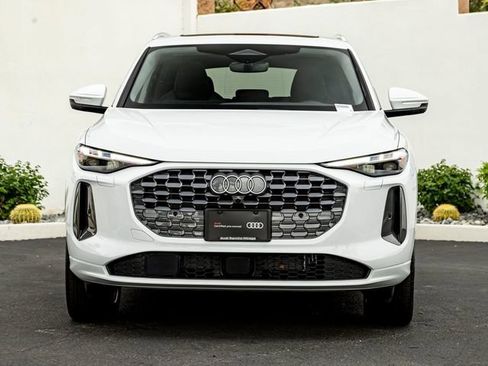 Certified 2025 Audi Q5 Premium Plus w/ Premium Plus AWD/4WD image 3
