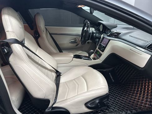 Used 2015 Maserati GranTurismo Sport RWD image 20