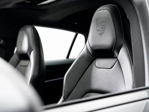 Certified 2025 Porsche Panamera 4 image 10