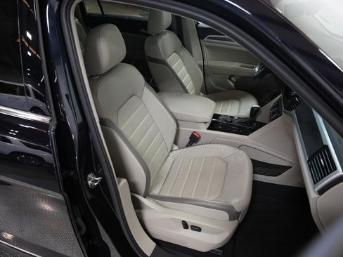 Used 2022 Volkswagen Atlas SEL Premium AWD/4WD image 19