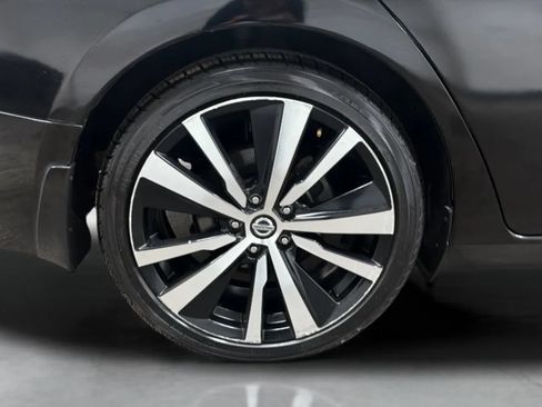 Used 2019 Nissan Altima 2.5 SR FWD image 27
