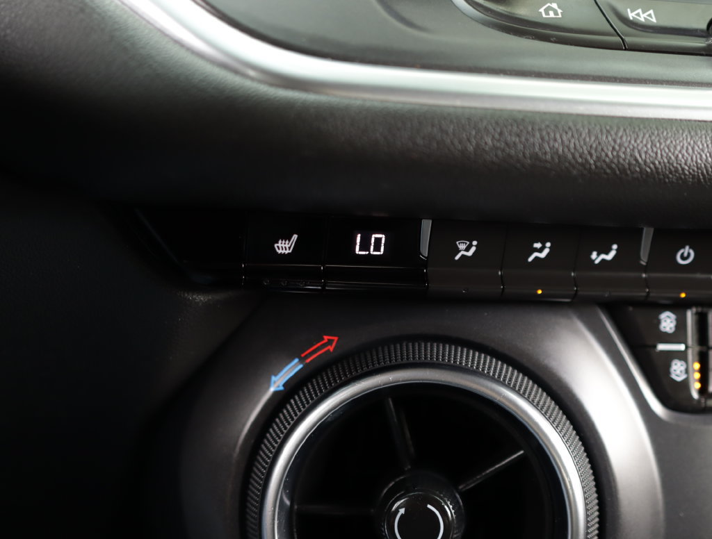 Used 2020 Chevrolet Blazer LT FWD image 16
