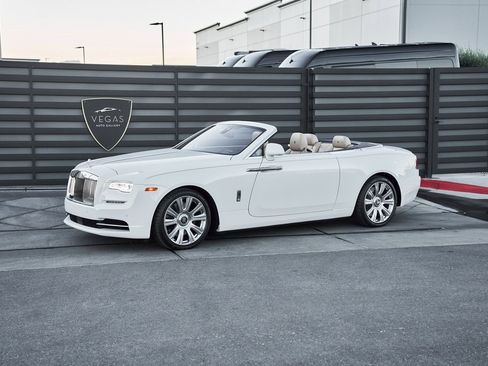 Used 2017 Rolls-Royce Dawn image 15