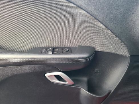 Used 2015 Dodge Challenger SXT w/ Driver Convenience Group RWD image 10