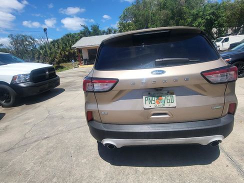 Used 2020 Ford Escape SE FWD image 24