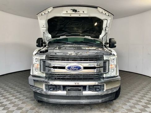 Used 2017 Ford F250 XL w/ STX Appearance Package AWD/4WD image 4