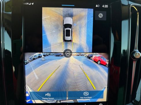 Certified 2024 Volvo XC60 B5 Plus w/ Climate Package image 19