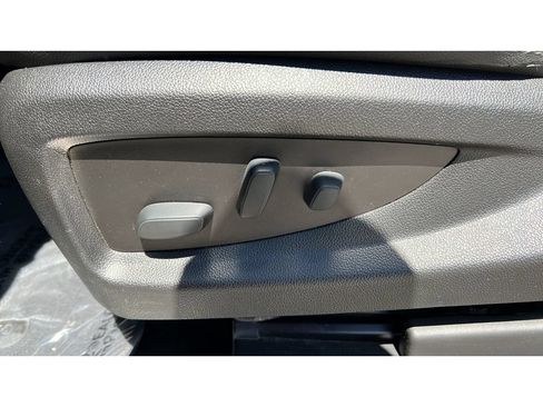 Used 2018 Chevrolet Tahoe Premier AWD/4WD image 25