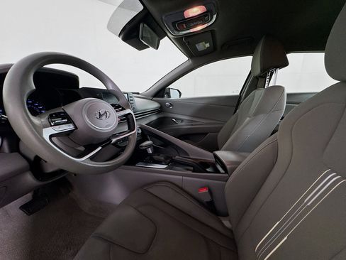Used 2023 Hyundai Elantra SEL w/ Preferred Accessory Package FWD image 21