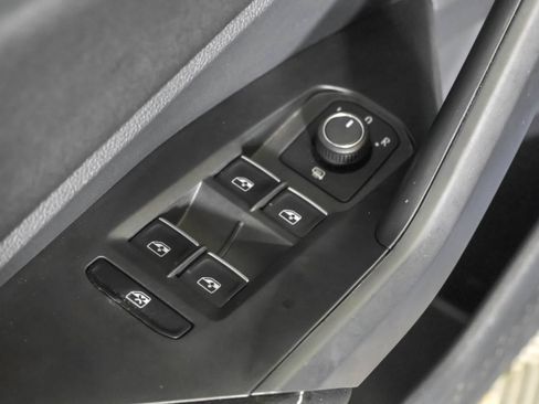 Used 2025 Volkswagen Jetta Sport FWD image 34