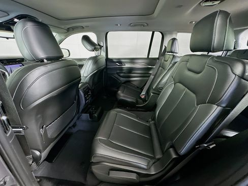 Used 2023 Jeep Grand Cherokee L Limited AWD/4WD image 29