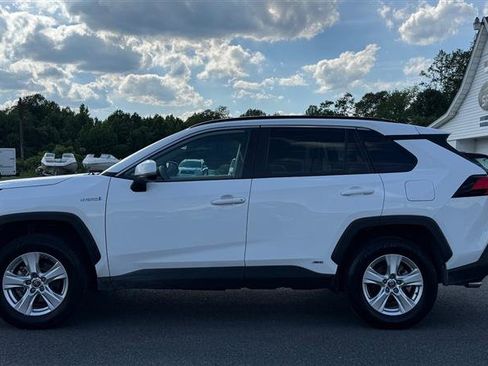Used 2021 Toyota RAV4 XLE AWD/4WD image 10