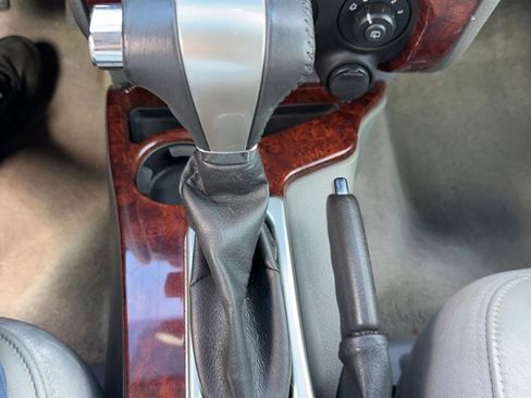 Used 2009 GMC Envoy SLT w/ Sun And 6-Disc Cd Package image 41