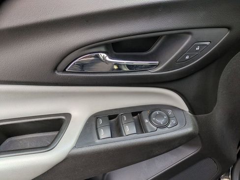 Used 2019 Chevrolet Equinox LS w/ LS Convenience Package FWD image 10