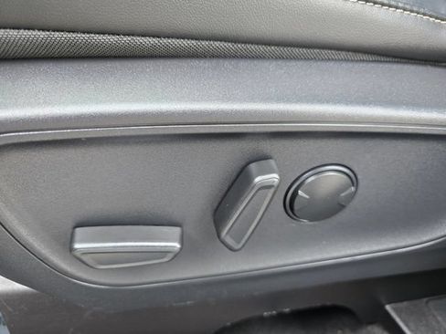 Used 2025 Ford Escape Platinum AWD/4WD image 22