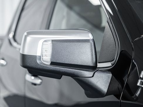 Used 2023 Chevrolet Silverado 1500 High Country w/ High Country Premium Package image 15