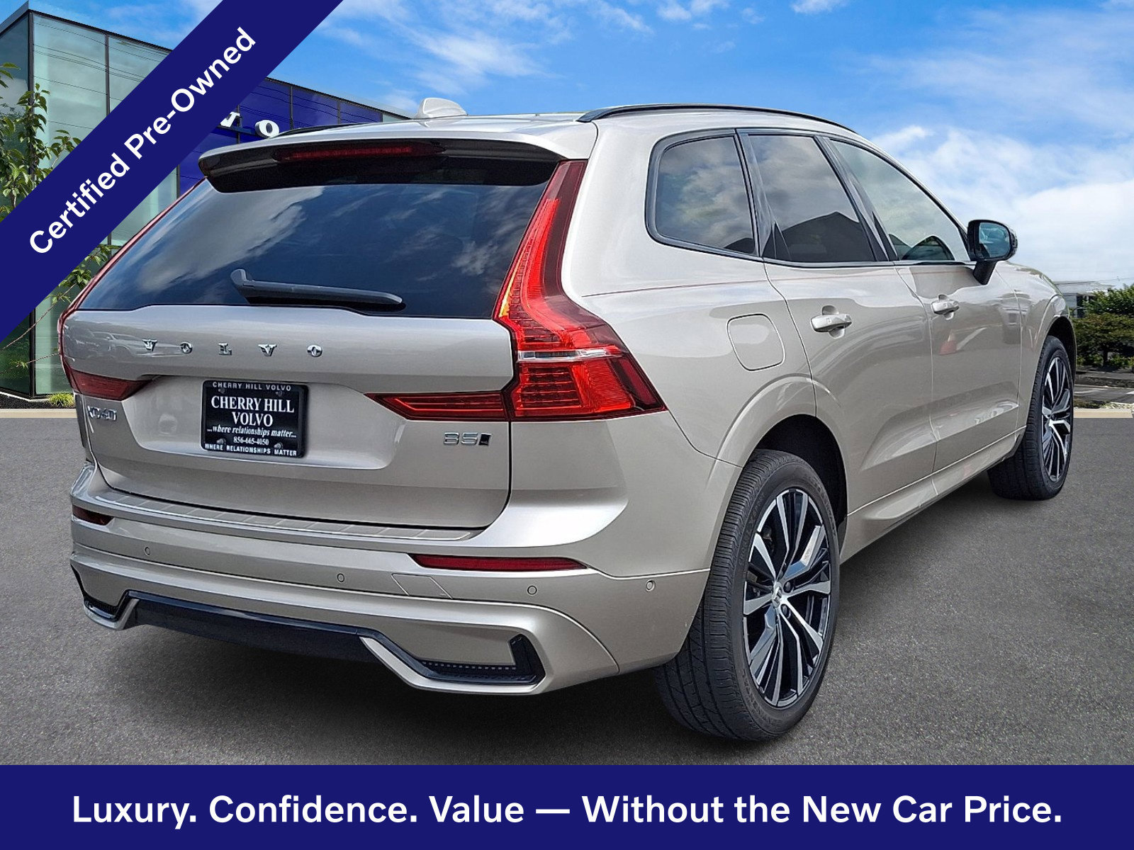 Certified 2024 Volvo XC60 B5 Plus w/ Protection Package Premier AWD/4WD image 7