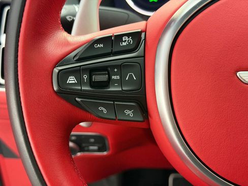 Used 2023 Aston Martin DBX image 31