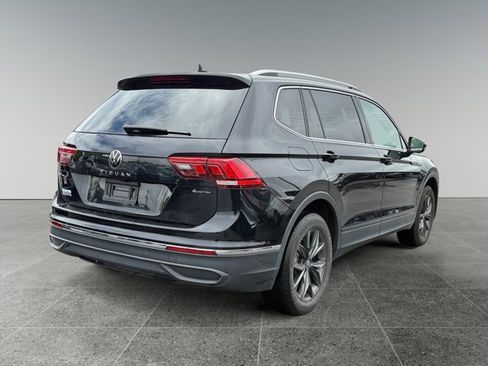 Used 2022 Volkswagen Tiguan SE AWD/4WD image 5