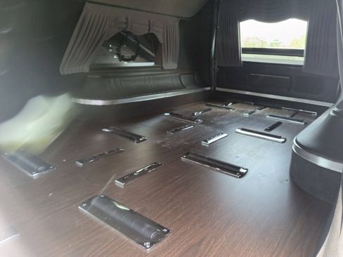 Used 2011 Cadillac DTS Hearse FWD image 18