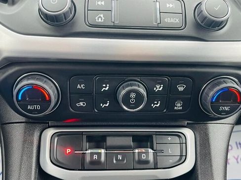 Used 2023 GMC Acadia SLE w/ Driver Convenience Package image 19