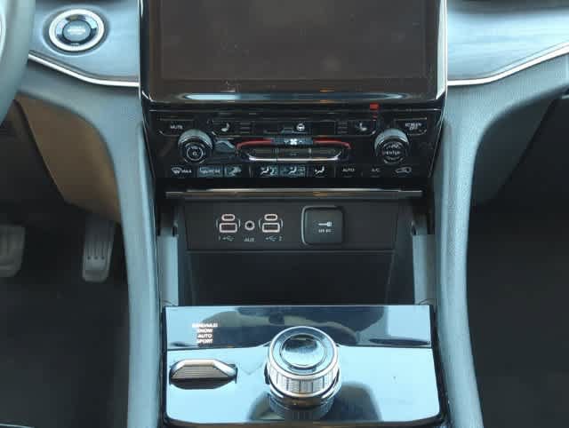 Used 2023 Jeep Grand Cherokee L Limited AWD/4WD image 29