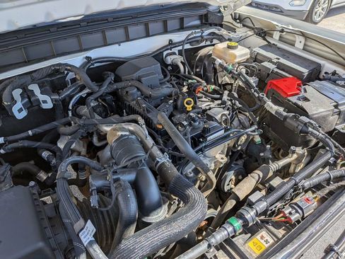 Used 2022 Ford Bronco Black Diamond image 12