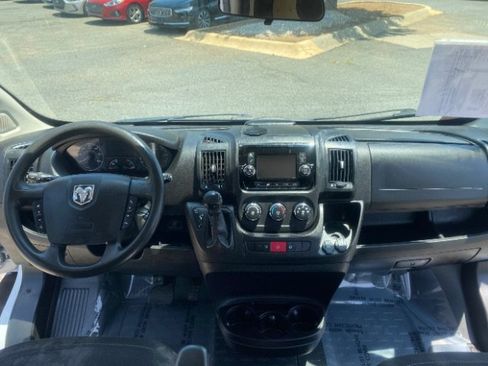 Used 2020 RAM ProMaster 2500 w/ Interior Convenience Group FWD image 18
