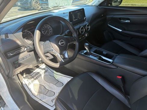 Used 2025 Nissan Sentra SR w/ SR Premium Package image 4